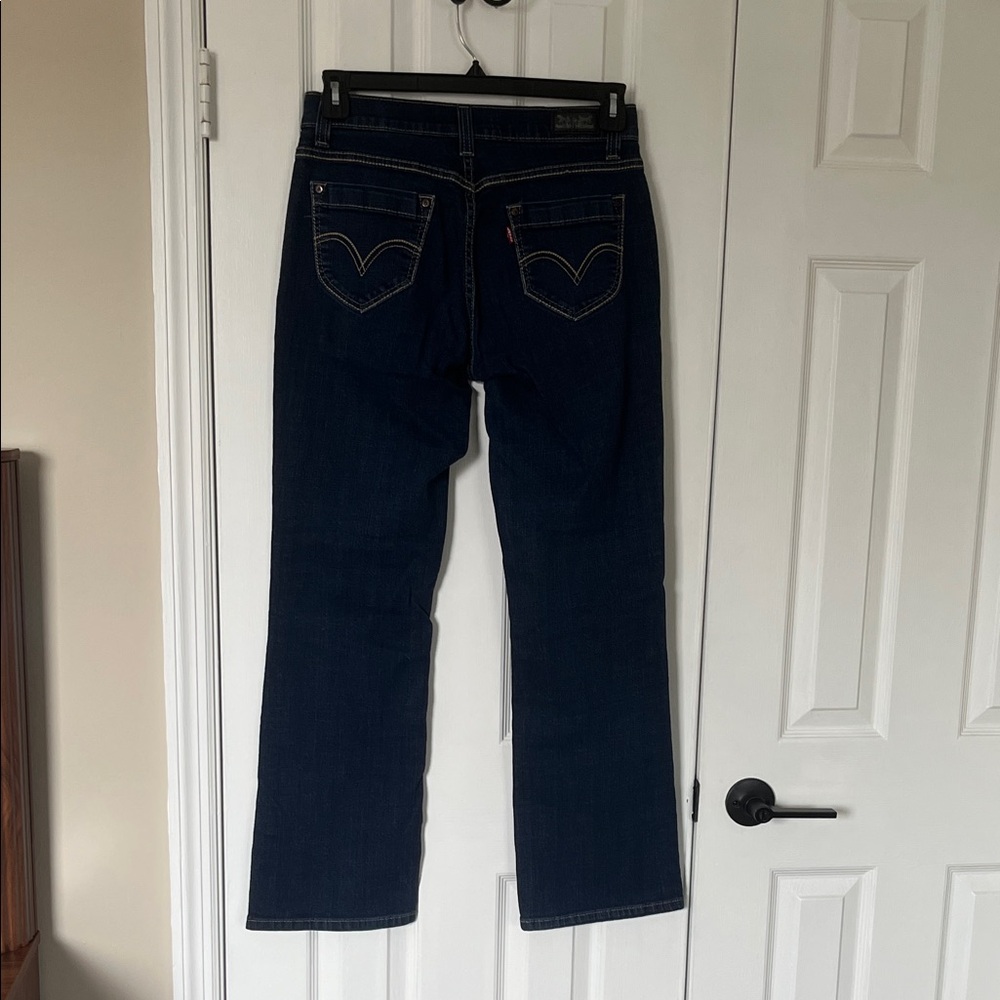 Levi's Women's 528 Curvy Bootcut - Picture 5 of 6